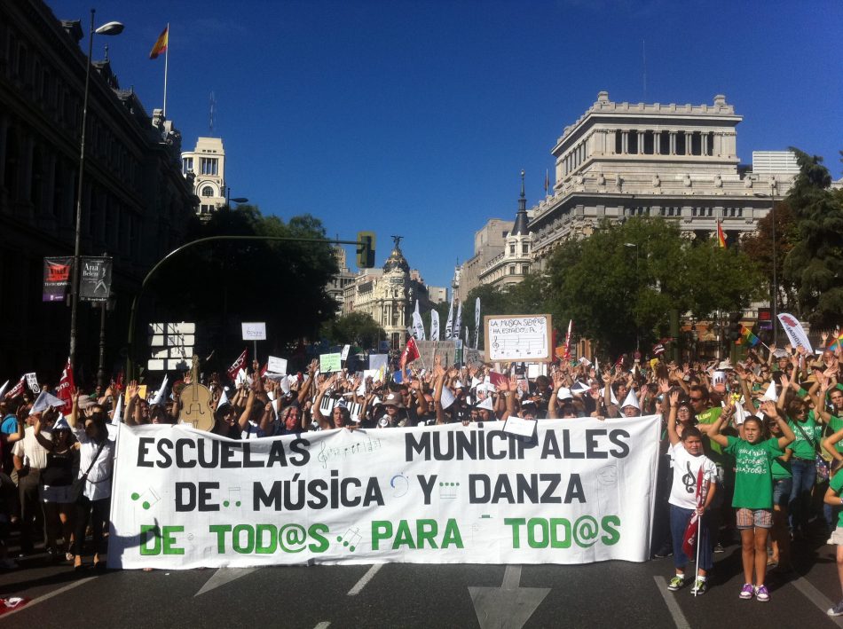 «¿Requiem por la música? Madrid condena al despido a cientos de docentes al suprimir las optativas de música en Bachillerato»