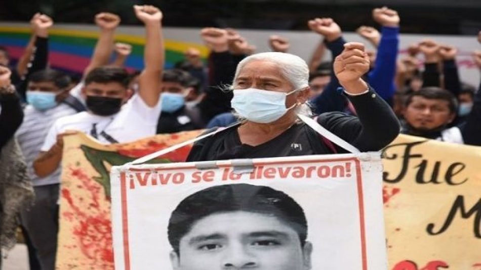 Entregan informes a organismos sobre caso Ayotzinapa en México