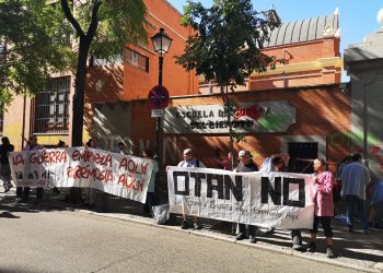 «Frente a la OTAN, escuelas de paz»