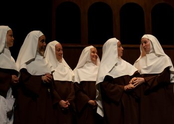 La compañía teatral Yeses, que forman las reclusas del Centro Penitenciario Madrid I Mujeres de Alcalá de Henares, interpreta Descalzas en el Festival Iberoamericano del Siglo de Oro de la Comunidad de Madrid. Clásicos en Alcalá