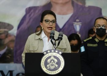 Xiomara Castro aboga por formar la Policía Comunitaria en Honduras