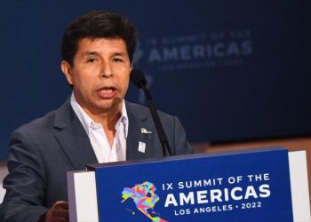 Presidente de Perú denuncia ataques “demoledores” de oposición