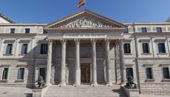 Nueva ley de atención a la clientela, la misma desprotección de siempre