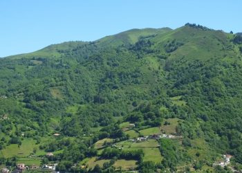 Advierten del peligro de explotar la escombrera de Moreda en Aller (Asturias)