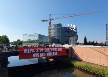 Amigos de la Tierra denuncia la irresponsabilidad del Parlamento Europeo al considerar el gas y la nuclear como energías sostenibles