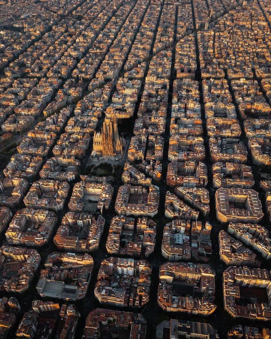 Colau lamenta la «gran ocasión perdida» en los Juegos del 92 de crear más vivienda pública