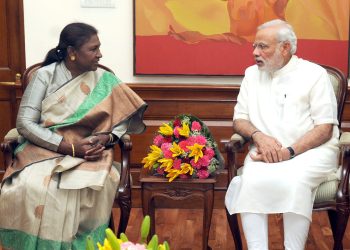 La conservadora Draupadi Murmu asume la presidencia de la India