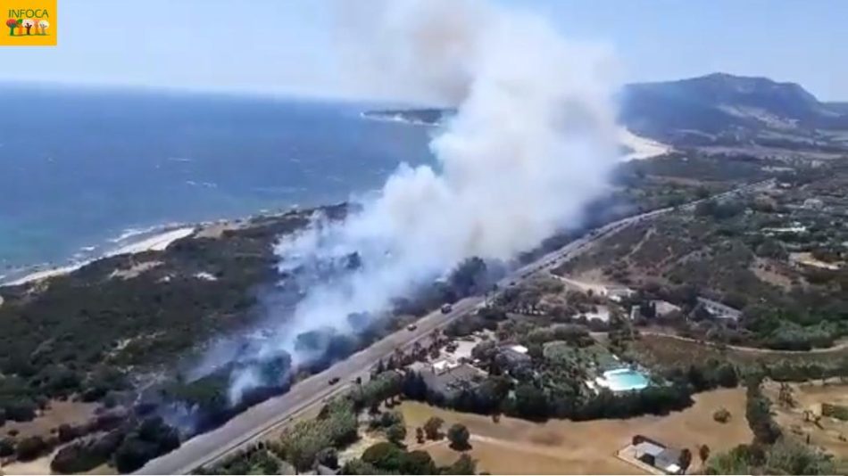 Tarifa expresa su malestar ante el nuevo incendio en Valdevaqueros que atribuyen a una corrupción estructural