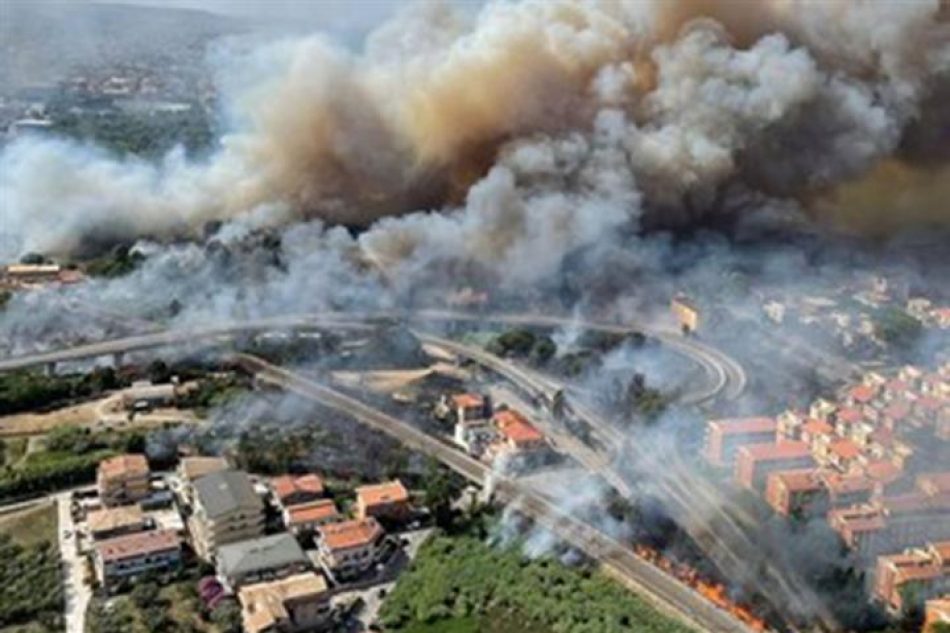 Italia registra más de 900 incendios en los últimos 20 días