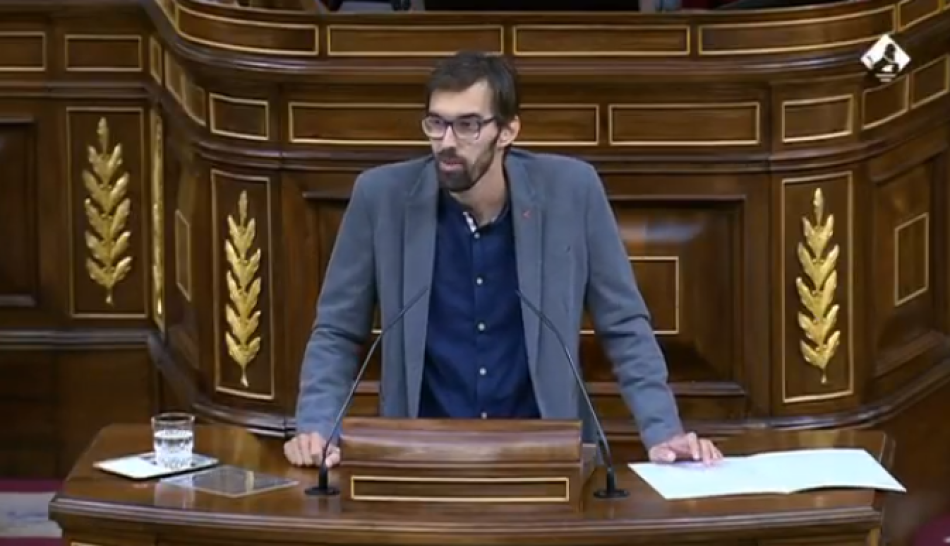 El diputado Bueno defiende tres resoluciones para avanzar en la aconfesionalidad del Estado, mejorar la financiación de los ayuntamientos y limitar la expansión de las casas de apuestas