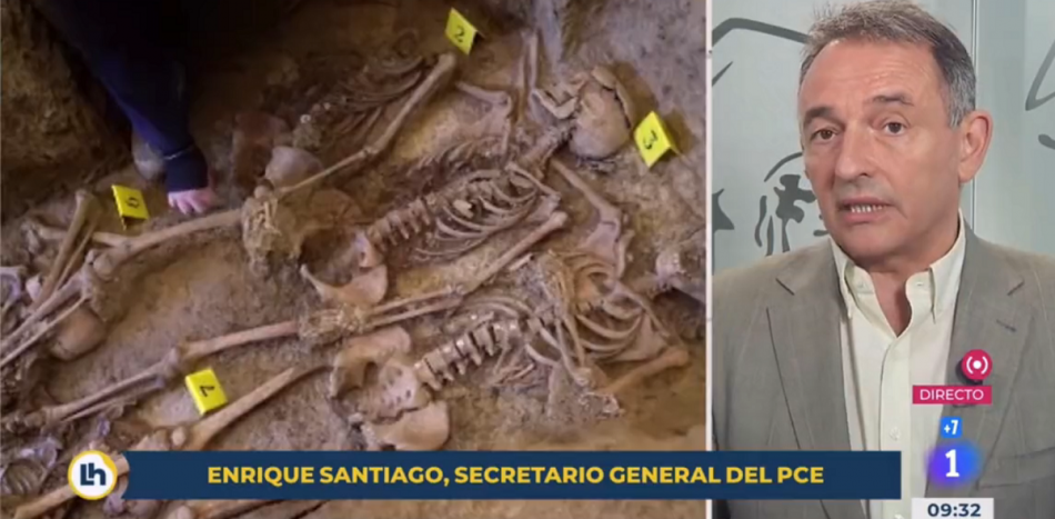 Enrique Santiago reclama a “los herederos del franquismo, PP y Vox” que “tengan generosidad con las víctimas del franquismo” y “dejen de poner inconvenientes a la nueva Ley de Memoria”