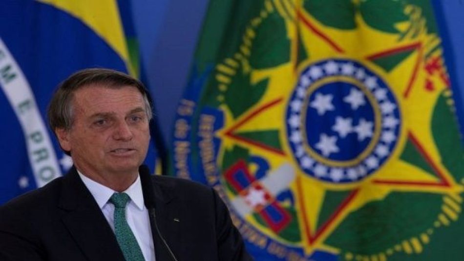 Bolsonaro renueva ataques al sistema electoral de Brasil