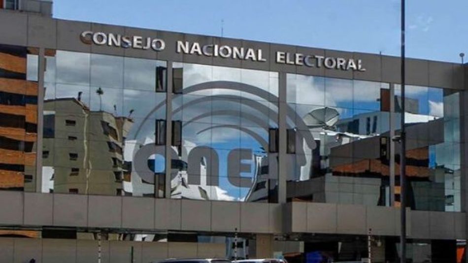 CNE niega formularios para revocar al presidente ecuatoriano