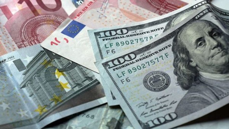 Valor del euro se acerca a paridad con el dólar estadounidense