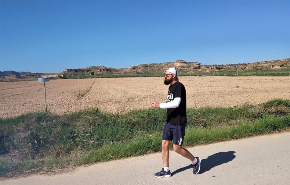 Gabe Abrahams, de Monzón a Sariñena (1.000 millas por Aragón 2018)