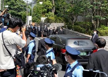 Llega a Tokio el cuerpo del exprimer ministro Shinzo Abe