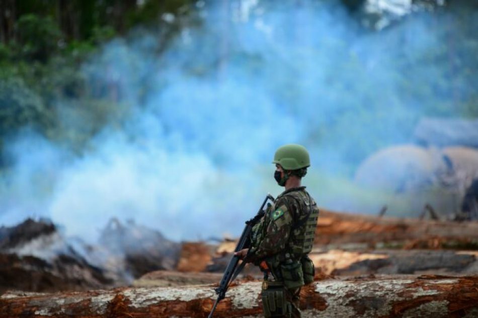 El amplio rol del ejército brasileño en la destrucción de la Amazonía