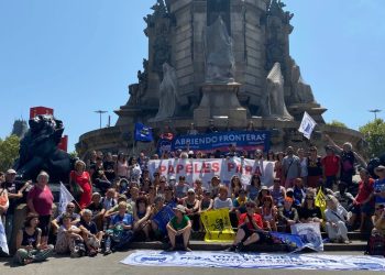 La Caravana Abriendo Fronteras finaliza su séptima edición con una ruta por la huella colonial de Barcelona