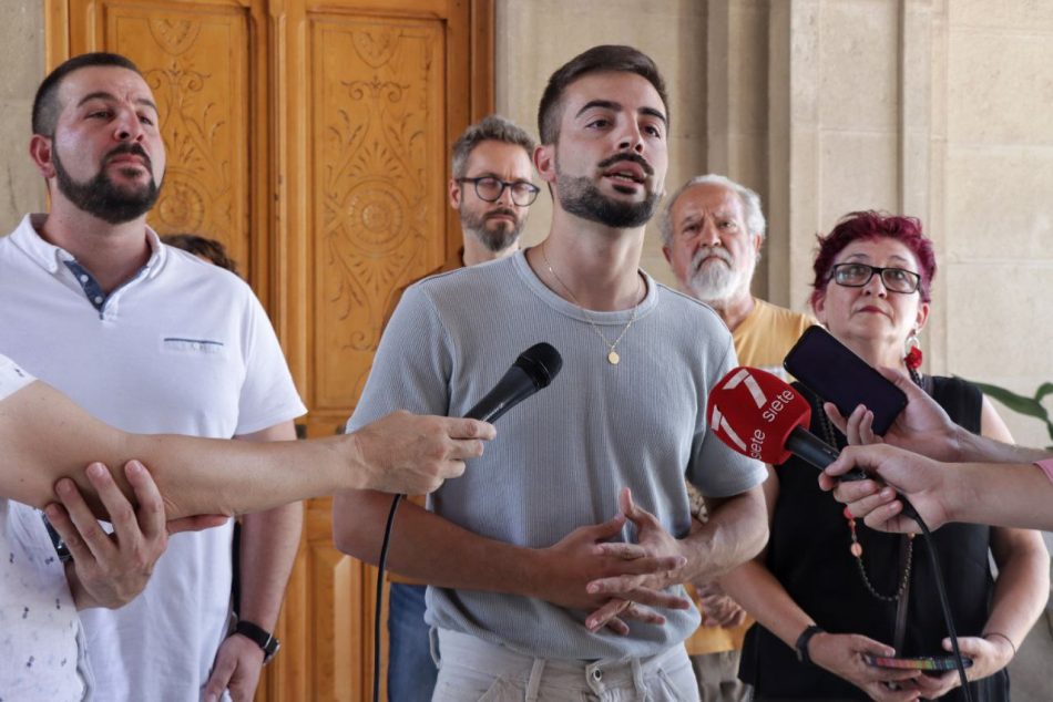 Podemos pide a las instituciones que garanticen la paz social en Peal de Becerro