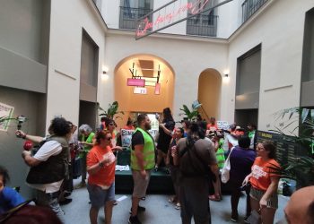 Acción en dos hoteles de Blackstone en Madrid y Barcelona  en defensa del derecho a la vivienda