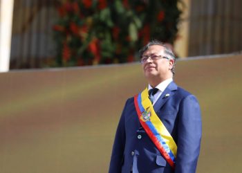 Petro propone un alto el fuego multilateral inmediato en Colombia