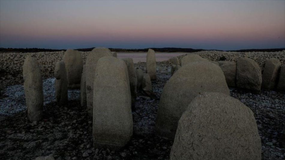 El “Stonehenge español” emerge de un embalse afectado por la sequía