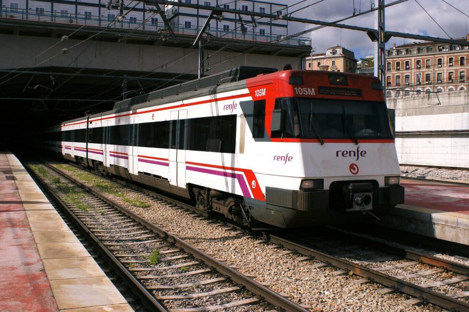 Qué está pasando con el abono gratuito de RENFE y por qué todavía no se puede comprar