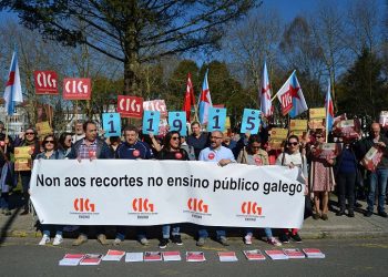 Educación aproveita o verán para pechar centros e recortar unidades e postos de traballo