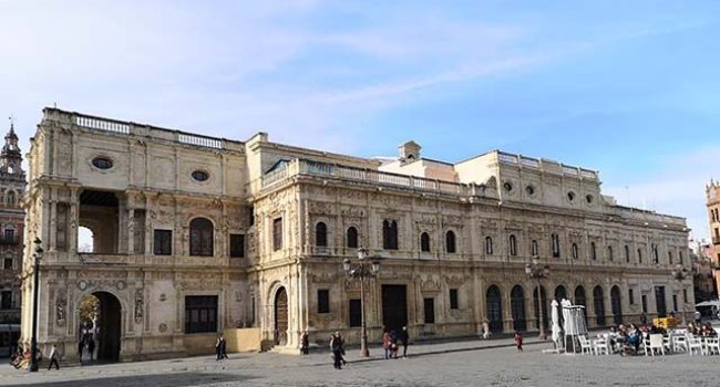 APDHA denuncia que “mientras la pobreza se recrudece en muchos barrios de Sevilla, el Ayuntamiento ha devuelto más de 2 millones de euros para la atención a colectivos vulnerables”