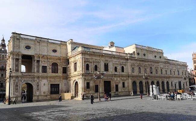 APDHA denuncia que “mientras la pobreza se recrudece en muchos barrios de Sevilla, el Ayuntamiento ha devuelto más de 2 millones de euros para la atención a colectivos vulnerables”