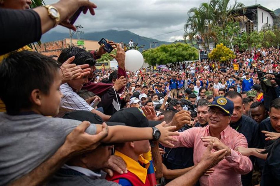 Gustavo Petro propone una reunión con los productores de coca en Colombia