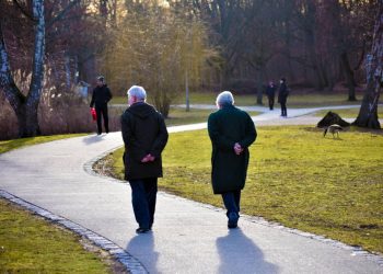 Definir la edad biológica de un individuo por sus indicadores médicos