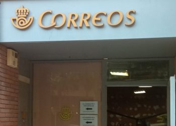 CGT Correos paraliza el trabajo en una Oficina de Barcelona por estar a 32º en su interior