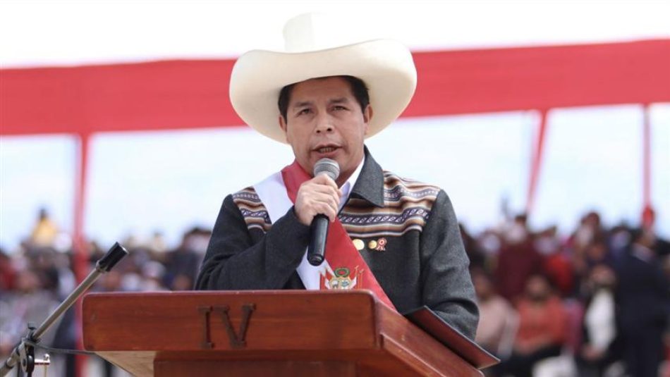 Pedro Castillo denuncia ataques contra el orden constitucional por la oposición peruana