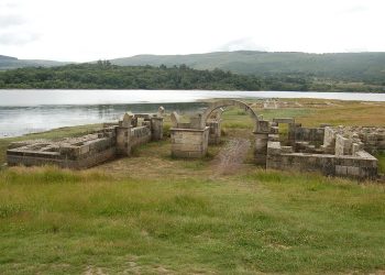 La sequía deja al descubierto el yacimiento arqueológico de Aquis Querquennis, junto al embalse de As Conchas