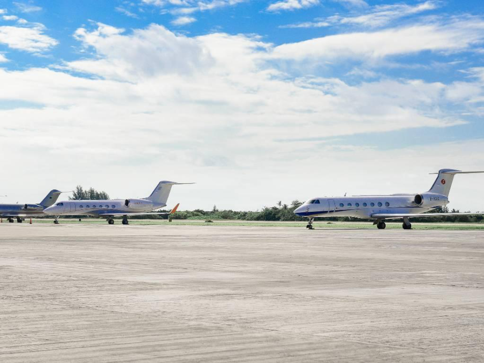 Volar en avión privado o en clase ejecutiva: ¿cuál es mejor?