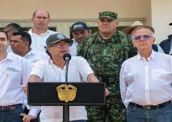 La oligarquía colombiana quiere maniatar a Gustavo Petro en el campo internacional