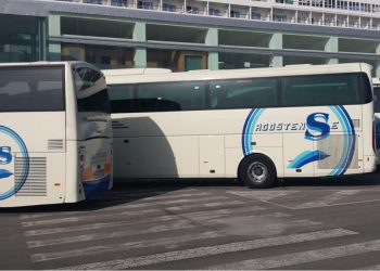 FACUA denuncia a autocares Agostense por la falta de climatización en un autobús del Arenal Sound