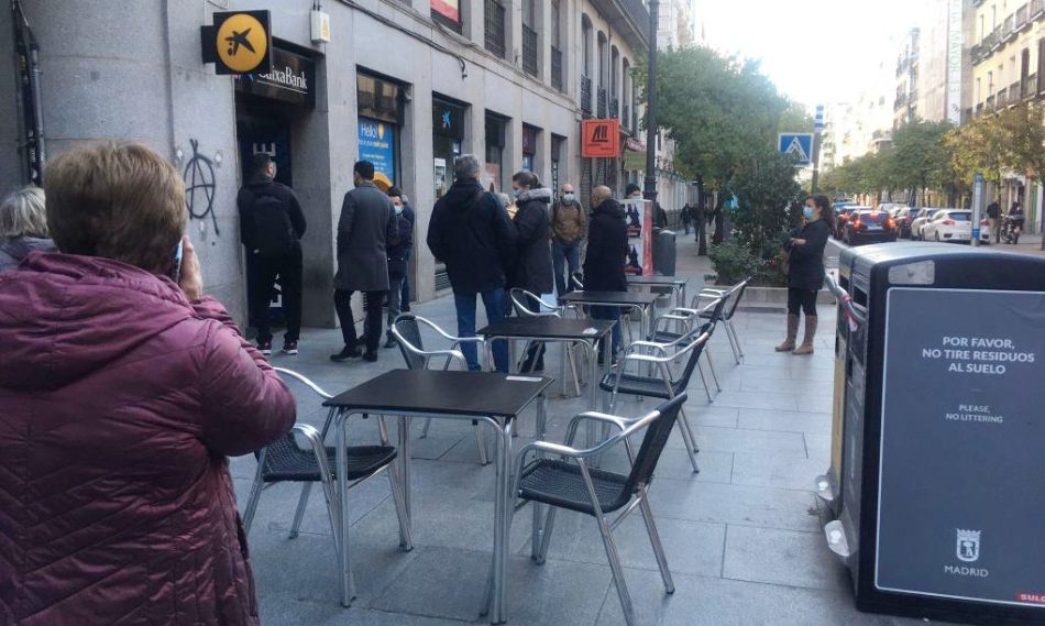 Las federaciones vecinales de Barcelona y Madrid y FACUA se unen para pedir la intervención del Defensor del Pueblo ante el descontrol de las terrazas