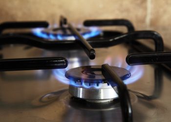 El Gobierno rebaja el IVA del gas natural desde el 21% hasta el 5% para todos los consumidores, entre otras medidas del ámbito de la energía