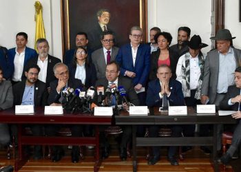 El gobierno colombiano presentó en el Congreso el proyecto para la “paz total”