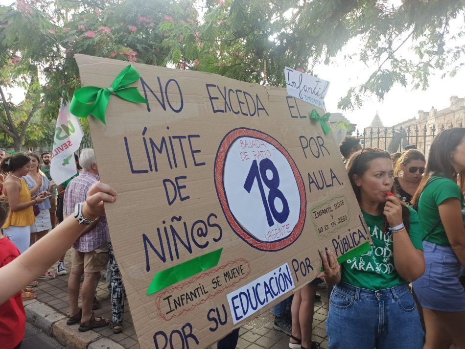 La comunidad educativa andaluza comienza el curso luchando por la Educación Pública