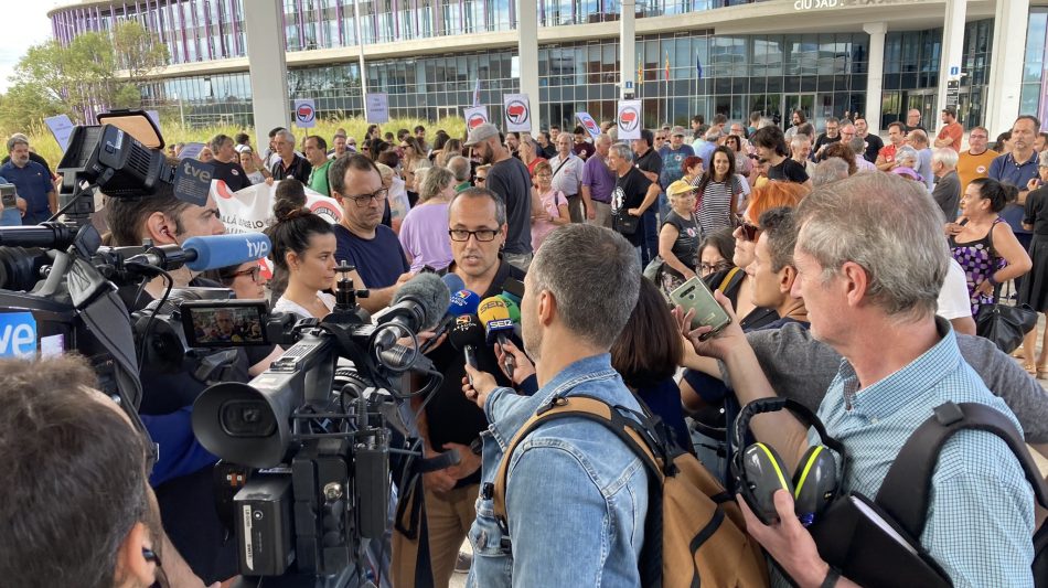 Alberto Cubero, absuelto de cometer un «delito de odio» contra Vox, recuerda a los antifascistas zaragozanos condenados a 7 años de cárcel en un montaje policial y judicial