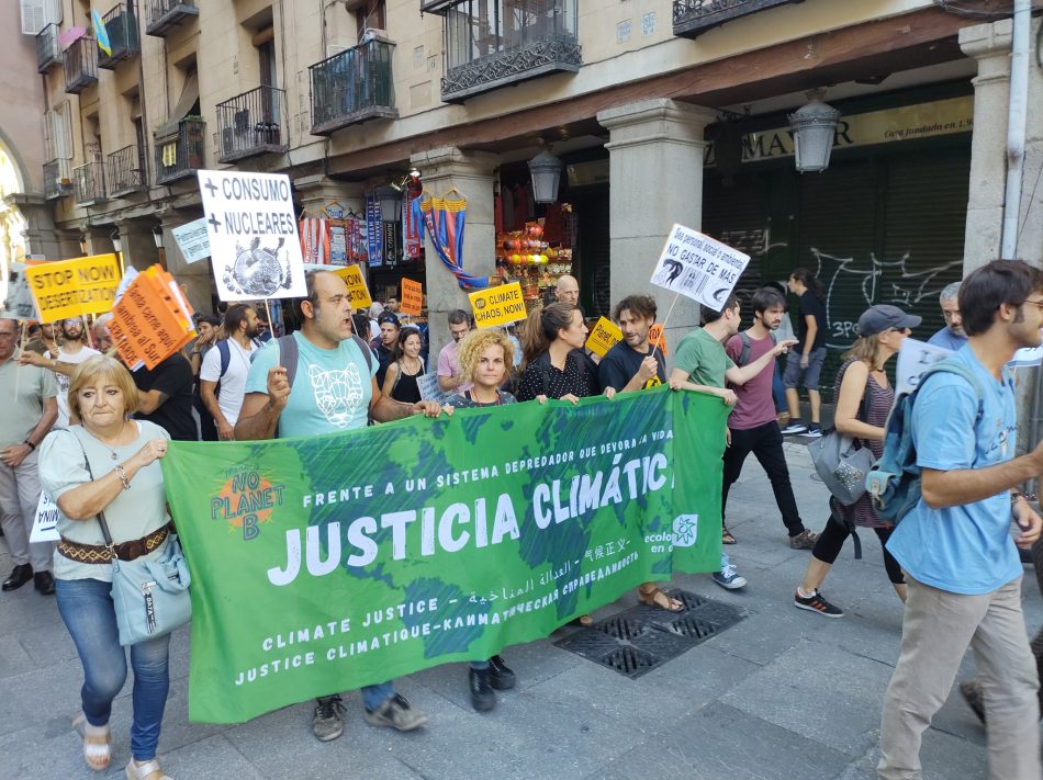 Miles de personas han salido a la calle para exigir justicia climática y energética