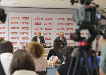 Izquierda Unida lleva una moción a todos los ayuntamientos para que “apoyen la movilización sindical del 3 de noviembre” frente al bloqueo patronal de la negociación colectiva