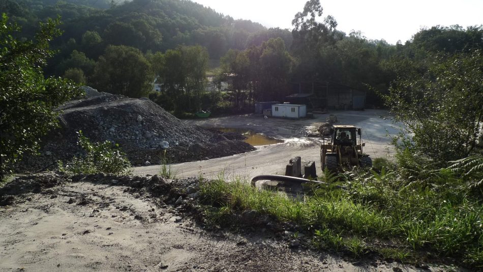 Nuevos vertidos de la mina de Loreñe podrían empeorar la contaminación del río Espasa