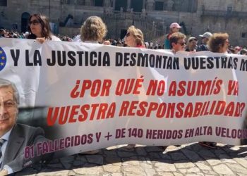 Plataforma Víctimas Alvia 04155: «Ana Pastor advirtió personalmente a la Comisaria europea de la gravedad de publicar el informe crítico con la investigación oficial de España»