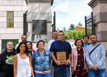El Partido Animalista PACMA entrega más de 70.000 firmas contra el Torneo del Toro de la Vega ante la Junta de Castilla y León