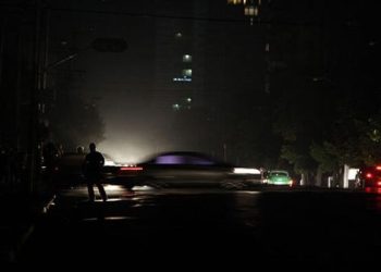 Avanzan labores para recuperar el servicio eléctrico en Cuba