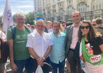 Enrique Santiago compromete “todo el apoyo de Unidas Podemos para que el  ferrocarril inserte a  Extremadura en el resto del Estado”